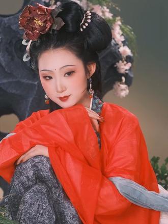 “就这样注视她的眼睛” 谁说带花土的，这花可太棒了
