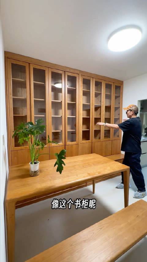 小户型客厅不大，卡座书柜安排起来#装修爆改计划##我的装修日记# ​