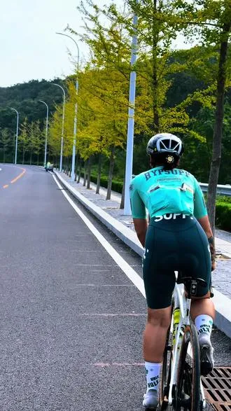 他们从山脚爬到山顶很厉害 你从深渊爬到山脚 你也不差