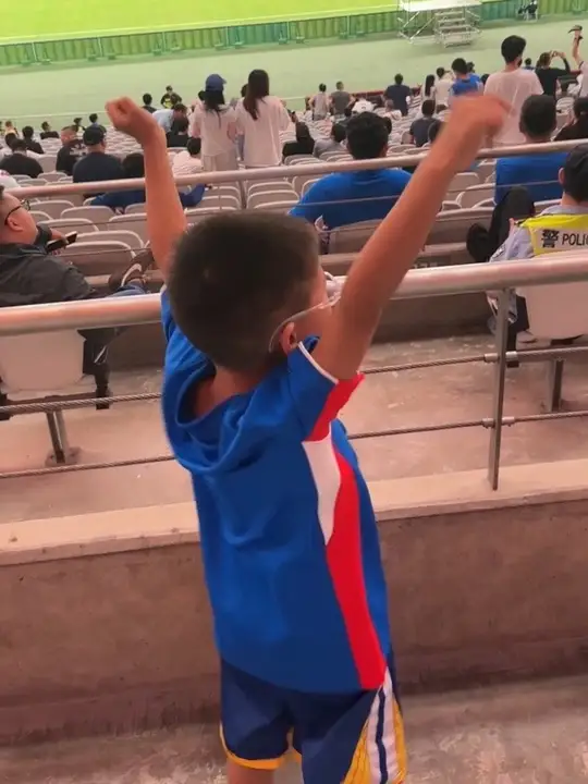 今天又有申花的比赛了！也没什么压力了，加油！让我们多跳个不停～     ＃日子越来越有盼头了