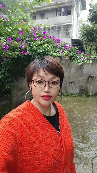 下雨就会冷，天气就会热，天天下雨怎么办呢，老天爷不要下雨了。