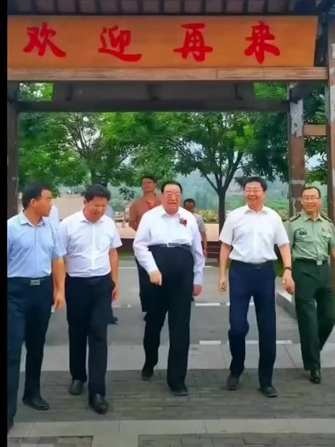 我什么也不说，咱只能赞美了！[微笑]   ​​​