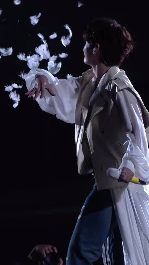 #张远有自己的神之八秒#这八秒之所以封神，是因为我们都能在歌词和落羽里，看见曾经那个心怀热爱、不肯认