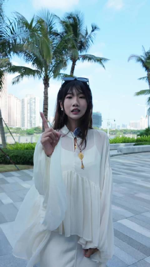 开敞篷 Z4 的我，订了台 5 米 3 的岚图梦想家 9。别问，问就是被那个迎宾仪式感拿捏了