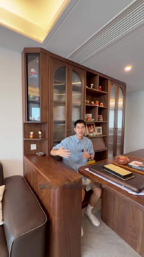 客厅图书馆，咱们还能这么布局#装修爆改计划##我的装修日记#  ​​​