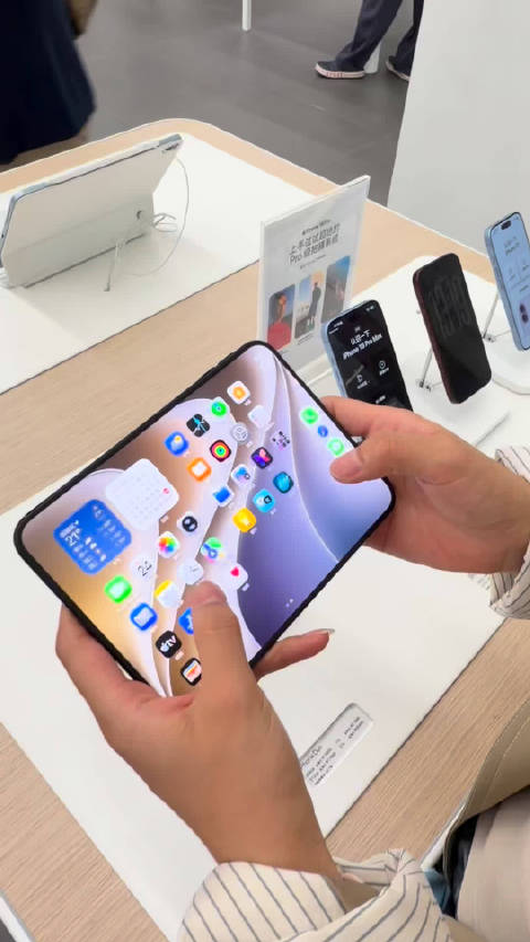 #iPhoneDuo影像细节#有消息分享了iPhone Duo 的影像规格。 主摄方面，采用 IMX