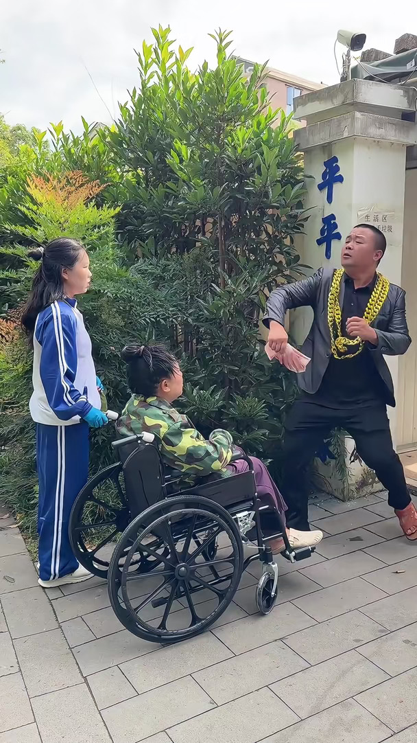 #弘扬社会正气 #做好人好事 #让爱传出去 #好人一生平安 #关爱与支持 #关注残障人士 #怀念过去