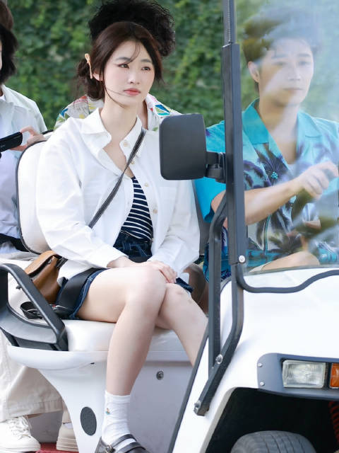 #杨雨潼[超话]#   夏天 海风 和学姐 .#杨雨潼#  .#杨雨潼魏熙#  .#杨雨潼灼灼烈日#