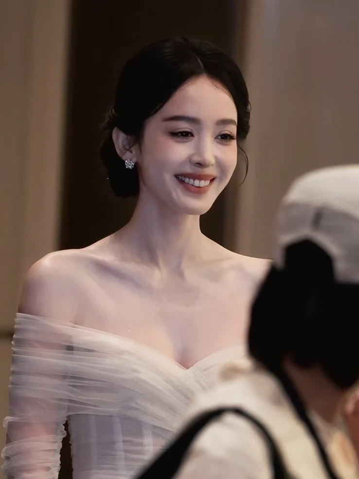 救命！她怎么这么美啊啊啊！