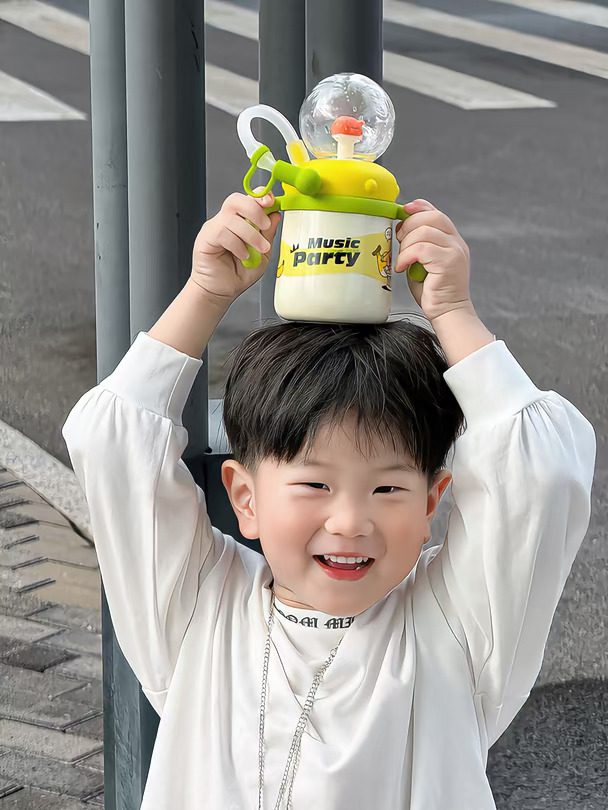 谁懂啊！会喷水的儿童水杯💛