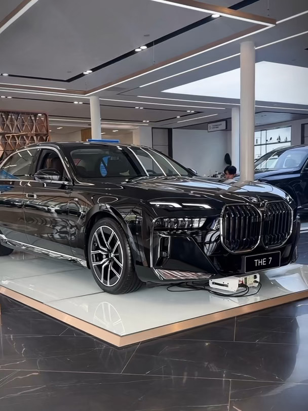 BMW 7系，当代豪华代名词✨