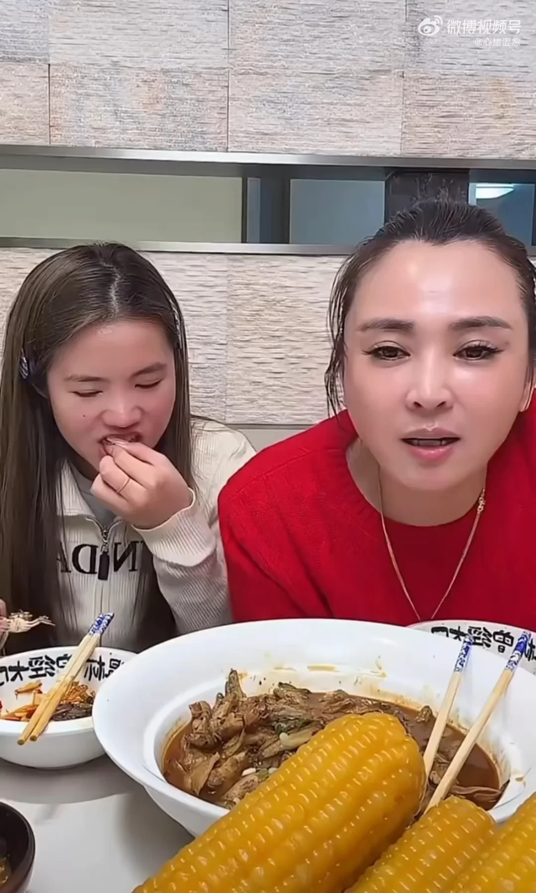 李勒优曾经被称为命最好的云南女孩，因为变形计认识了崔晋，被她接到大连生活，近期直播时崔晋妈妈说李勒优