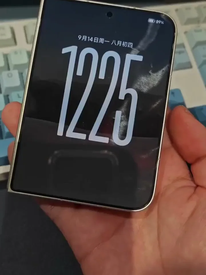 已经有人在小米 18 Fold 上开源了iPhone Duo的开合玻璃框动画[泪奔] 上午折腾了一下