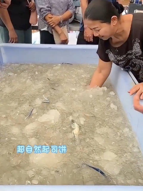 海鲜捞多少拿多少，这下老板被好好上了一课……  ​​​