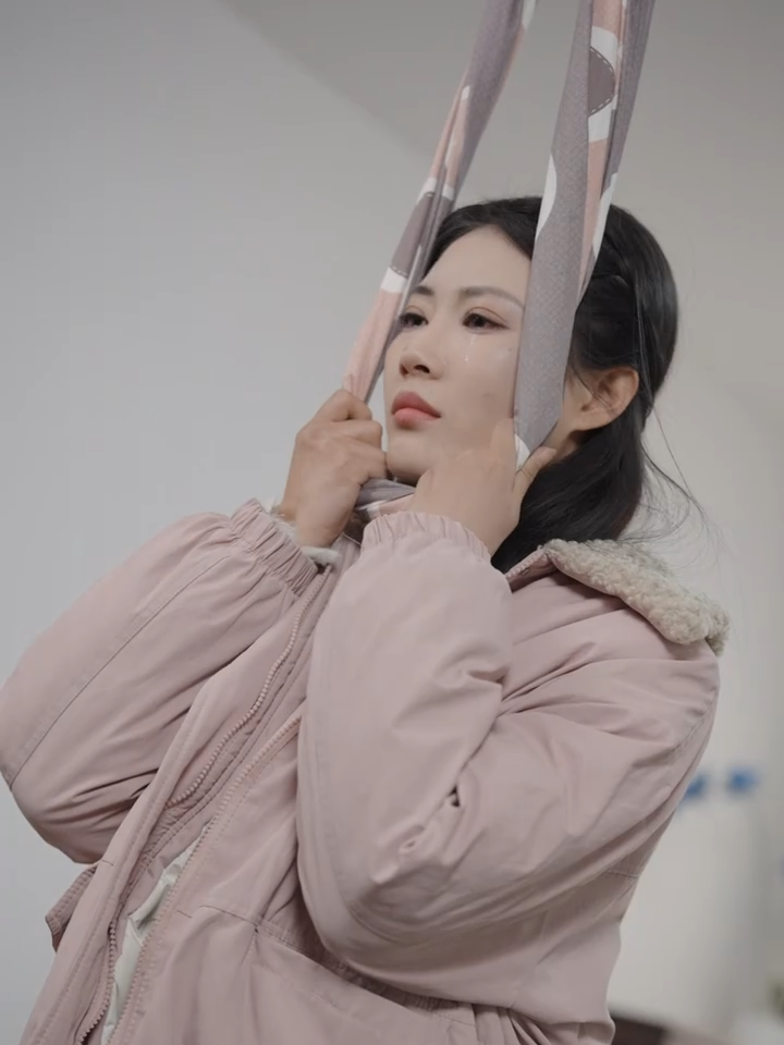 男人为亲人讨公道，因长相相同惨遭误会殴打