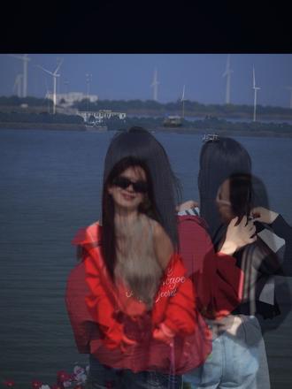 被路人小姐姐拍成了朦胧中的复古