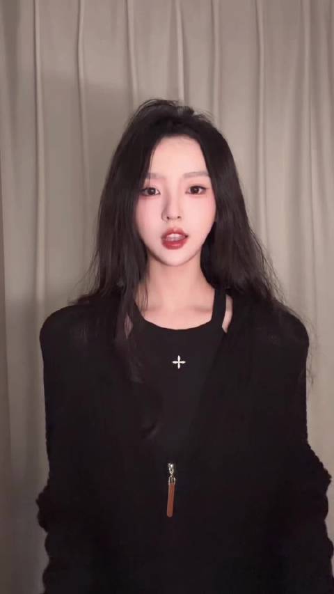 #李柯以王道铁太奶小分队合体直播# 谁的追剧DNA动了！李柯以、王道铁合体直播，太奶小分队再度营业