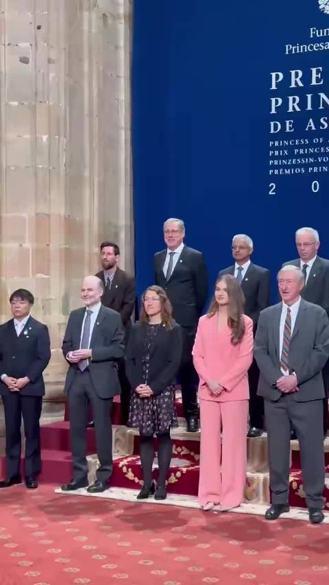 #梅西领取公主体育奖#梅西在西班牙奥维耶多领取2026年阿斯图里亚斯公主体育奖