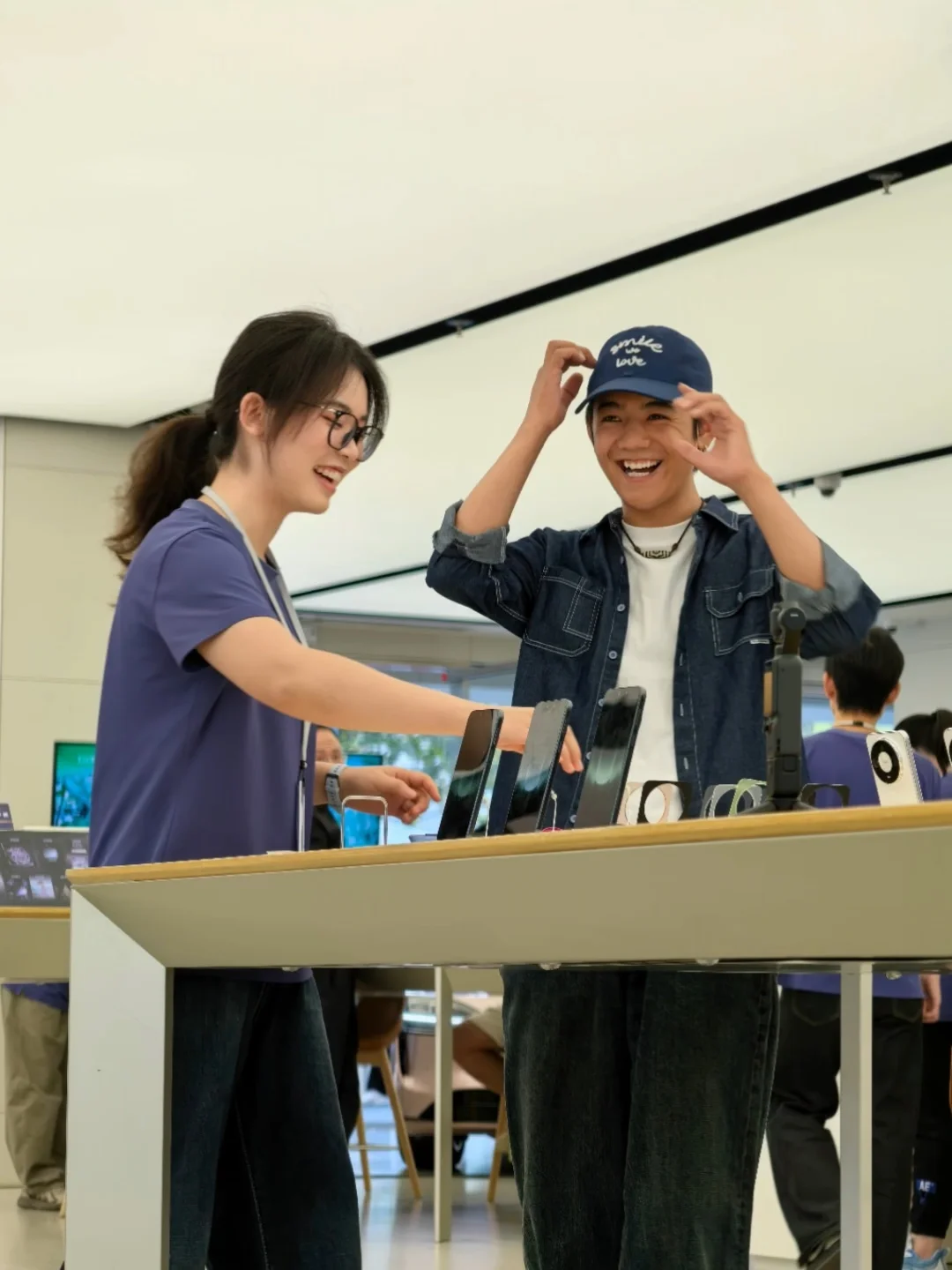 看看是谁那么幸运偶遇到了丁真！ #理塘王 #丁真 #华为Mate90