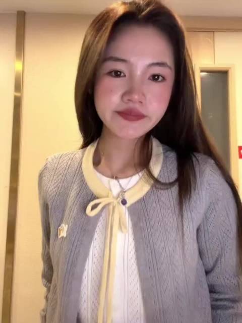 #资助人发声力挺李勒优# 可见uu李勒优是多么懂事的小女孩啊，大家都很宠她心疼她啊[捂嘴哭][捂嘴哭