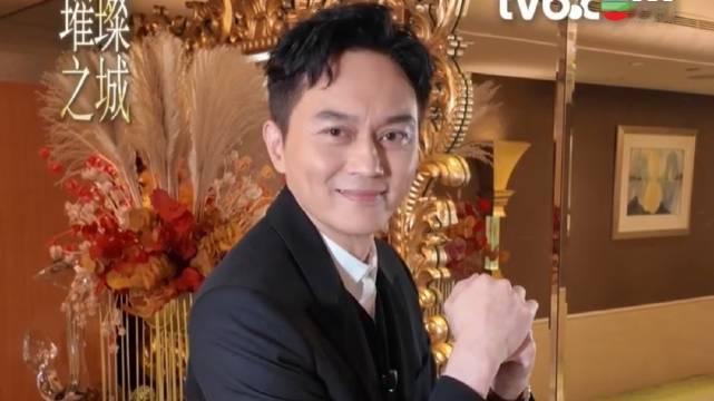 #香港甜心张智霖##璀璨之城##官孝贤#  俾大少做主席[馋嘴]