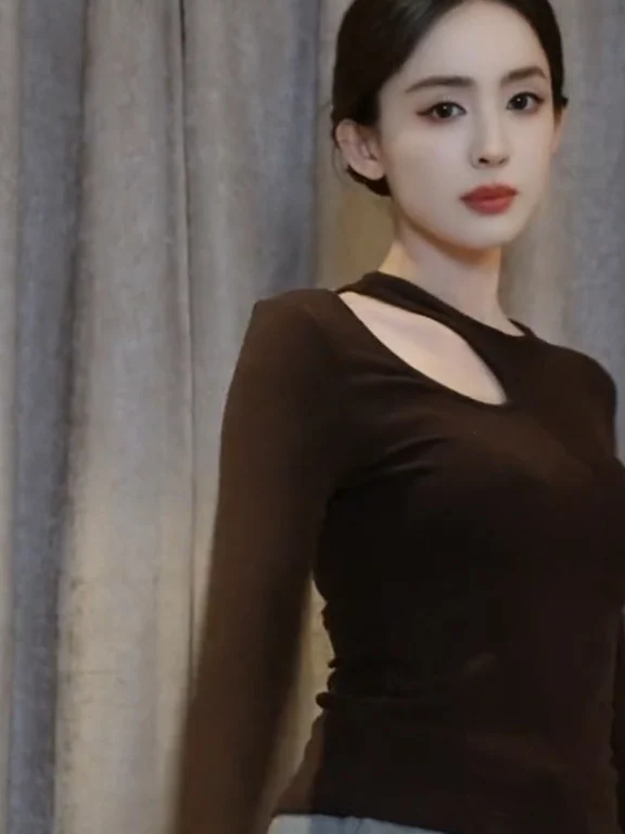 #神仙颜值 #娜扎 前面素素的好好看，谁有高清的发给我呀#气质女明星 #明星不止AB面