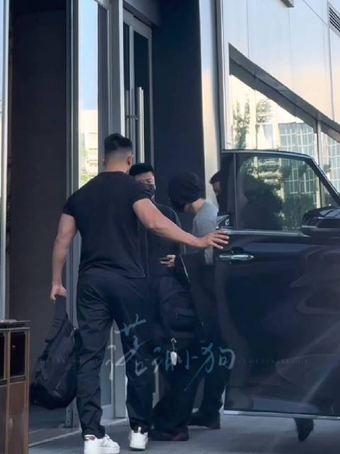 20261026 肖战南京飞北京 南京出发视频 –