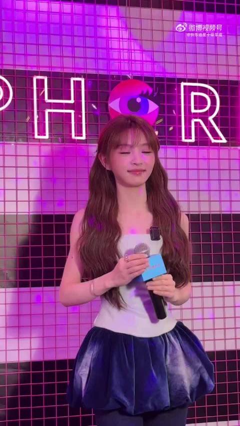 #早八的田曦薇# 早八出勤的田曦薇美貌全程在线 ​​​