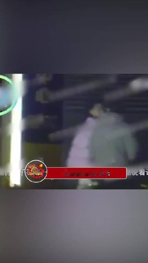 网友爆料蒋依依郭麒麟结婚了 10月17日晚间，网传蒋依依、郭麒麟已经结婚的消息快速刷屏社交平台，登上