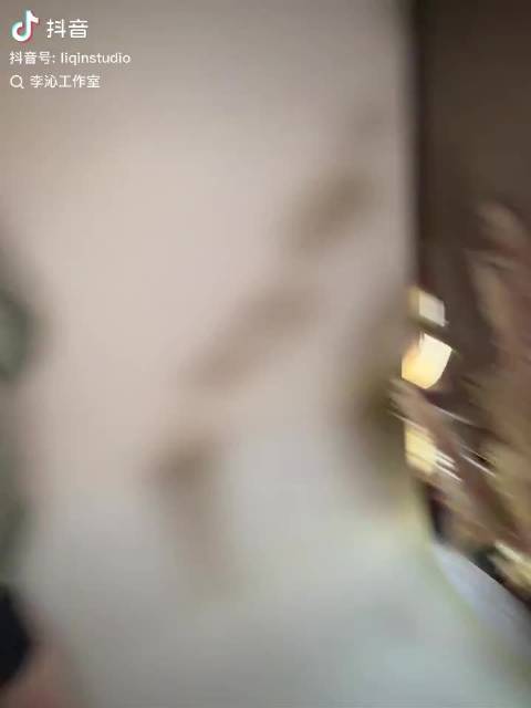 #在南京偶遇李沁#偶遇这枚会跳舞的李沁[老师爱你]