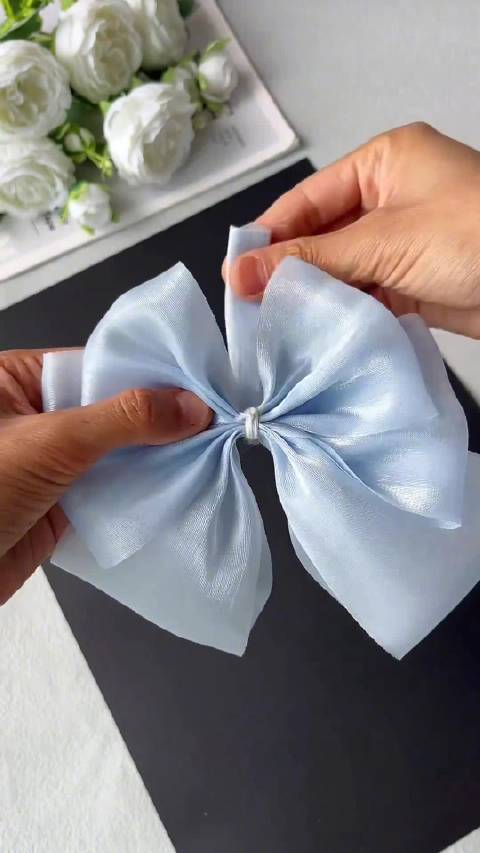这样做出来的蝴蝶结太好看啦，快带小朋友一起来试试吧~#手工diy#  ​​​