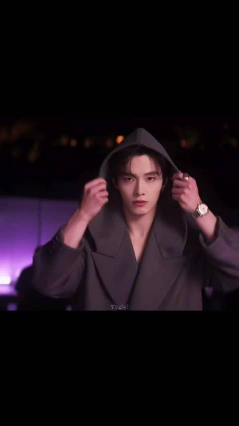 #何与害羞是男人最好的嫁妆#何与害羞是男人最好的嫁妆，又帅又萌