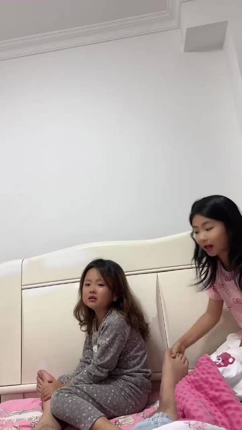 女儿接受不了爸妈以后老死  ​​​