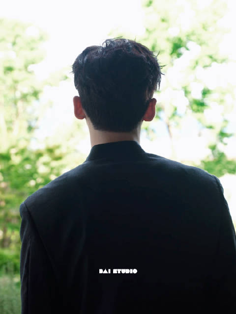 #白敬亭[超话]#  🎥今日放映：       《𝑭𝒆𝒆𝒍𝒊𝒏𝒈 𝒕𝒉𝒆 𝒎𝒐𝒎𝒆𝒏𝒕》      