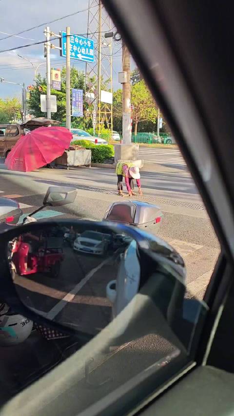 这才是值的尊敬的老人[赞][赞]  ​​​