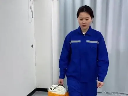 有了这个衣架，再也不用担心衣柜乱糟糟了，多功能挂钩