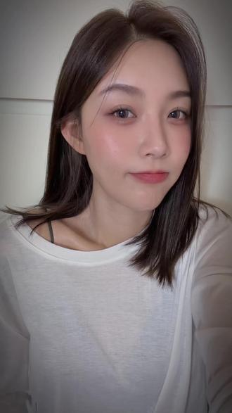 感觉血脉觉醒了 好想做甜妹 可惜爱听土潮   多听带能量的歌可以旺自己