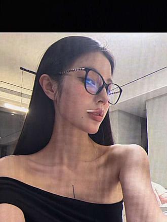 只拍左脸这块儿