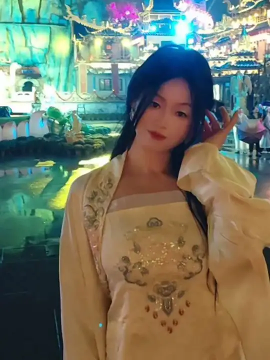 杀疯全网的红歌，满腔国情，太有力量，听完整个气血沸腾，七天国庆再也不怕。国泰民安，风调雨顺，强大磁场