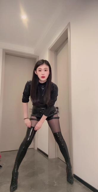 黑丝穿搭
