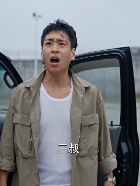 叔叔身家千万，出狱那天我只开了辆五菱去接