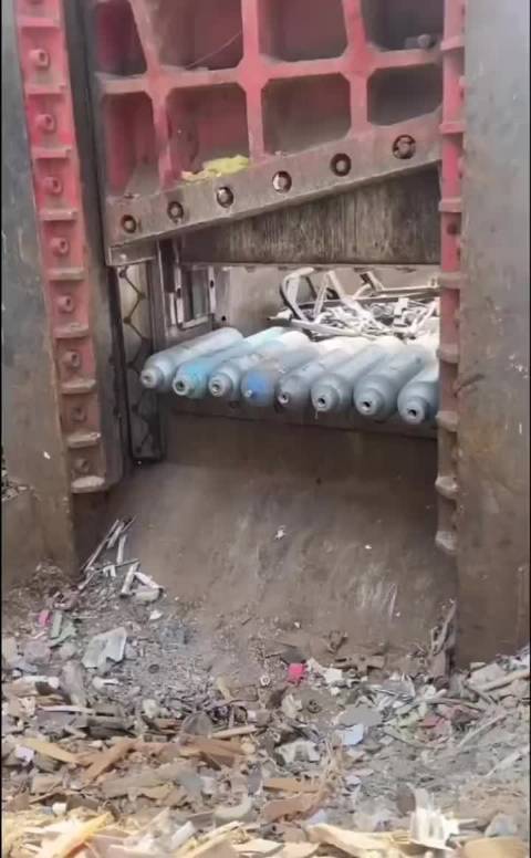 这就是工业的魅力，工业时代带走了一批手工人那现在信息时代又会带走一批什么样的人呢  ​​​