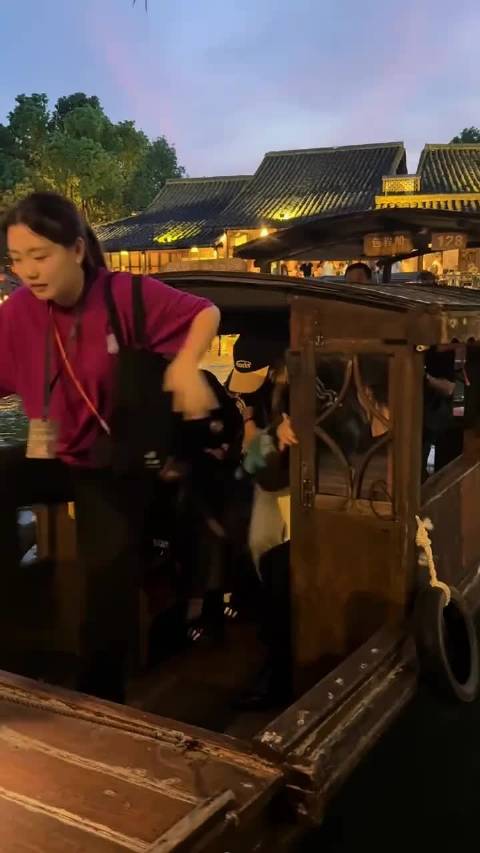 乌镇现场人山人海，这就是属于马龙的排面