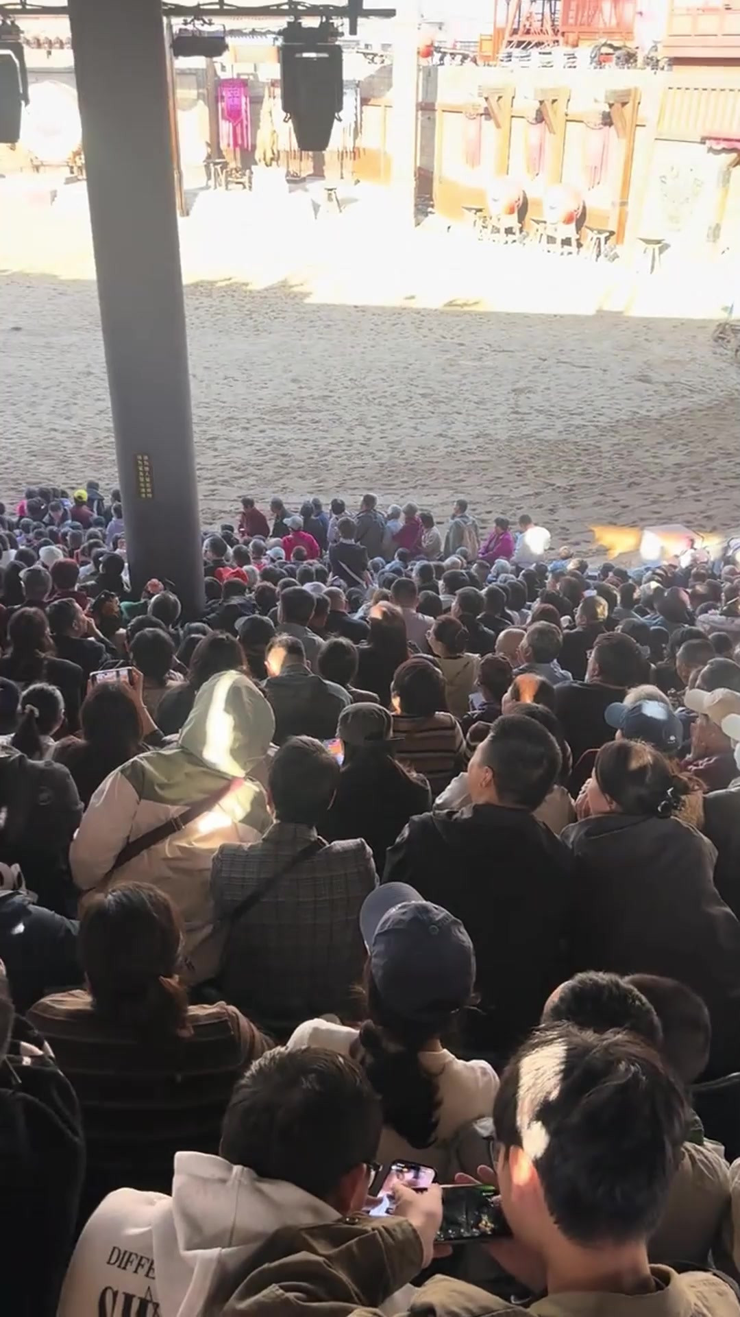 本来想着淡季出游，结果到开封万岁山直接傻眼！淡季比旺季人还多