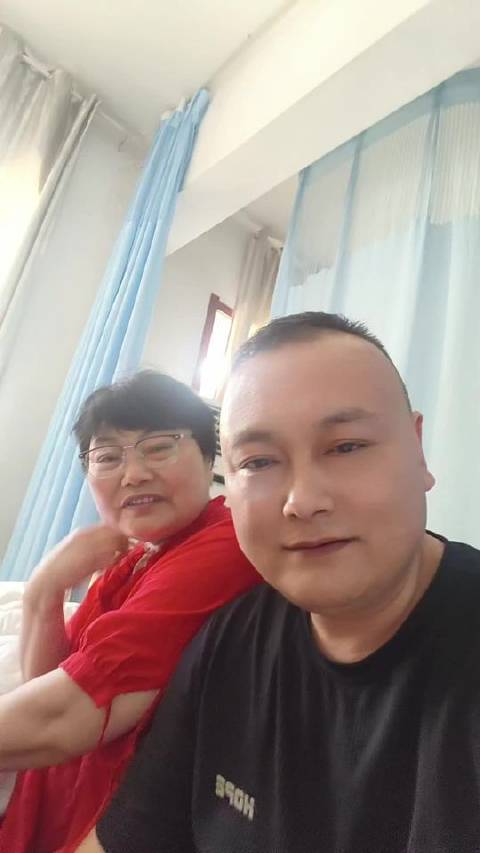 感谢你对我的包容与宠爱 #阳光男人# #祝友友们# #天天好心情#