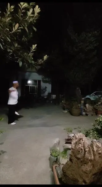 多天没有夜练，还挺来劲。