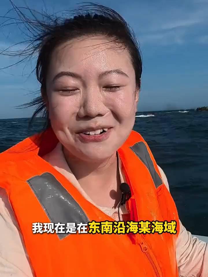 两栖战车：陆上猛虎水中蛟龙太震撼啦！