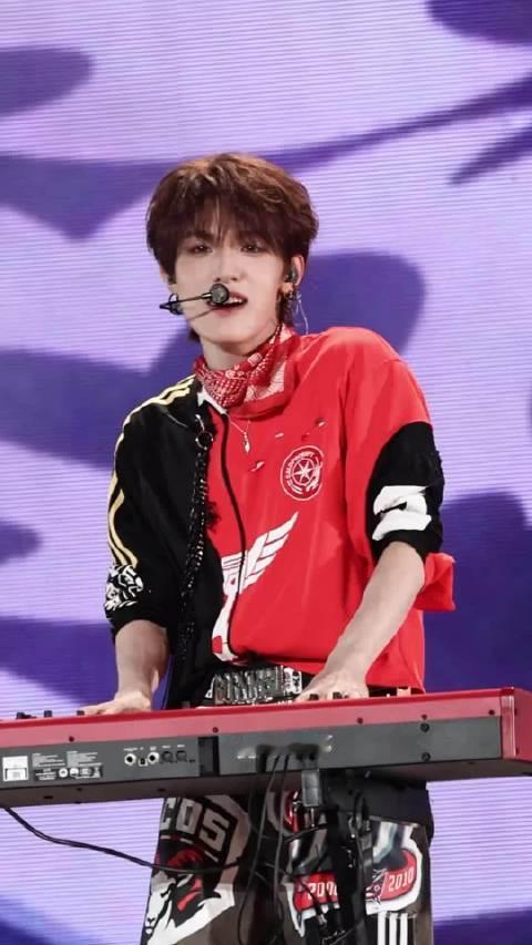 #张泽禹cha了upsidedown##张泽禹发cha了# 千万不要放过这只小狗啊