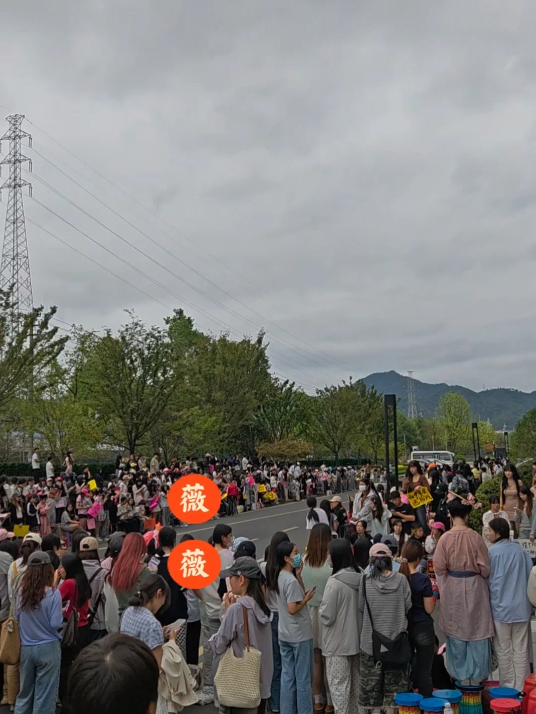 虞书欣10.1进妆倒计时，薇薇小姐姐到现场啦