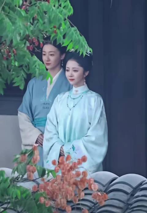 #兰香如故女主好有魅力#正是剧中由谭松韵饰演的女主角——许兰香。观众自发形成的“兰香如故女主好有魅力